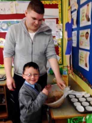 Junior Infants make chocolate nests.